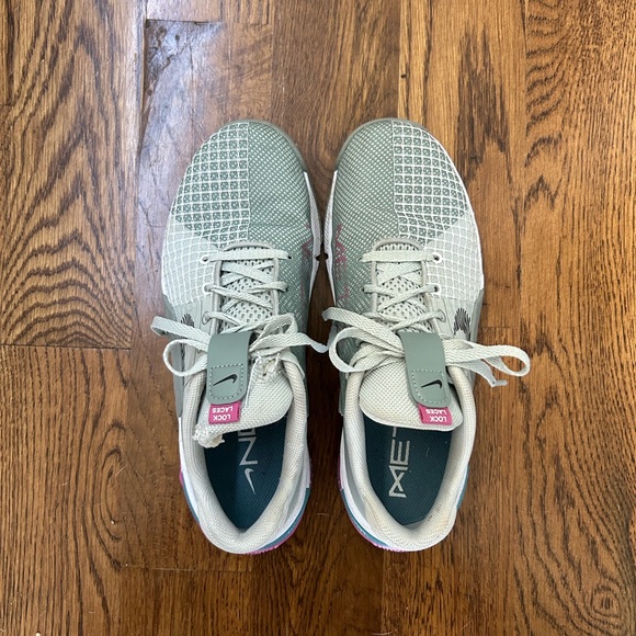 Nike Metcon 8 Training Shoes - Picture 2 of 8
